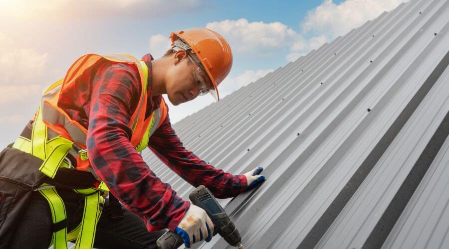 Professional gutter cleaning in Wayne, OH